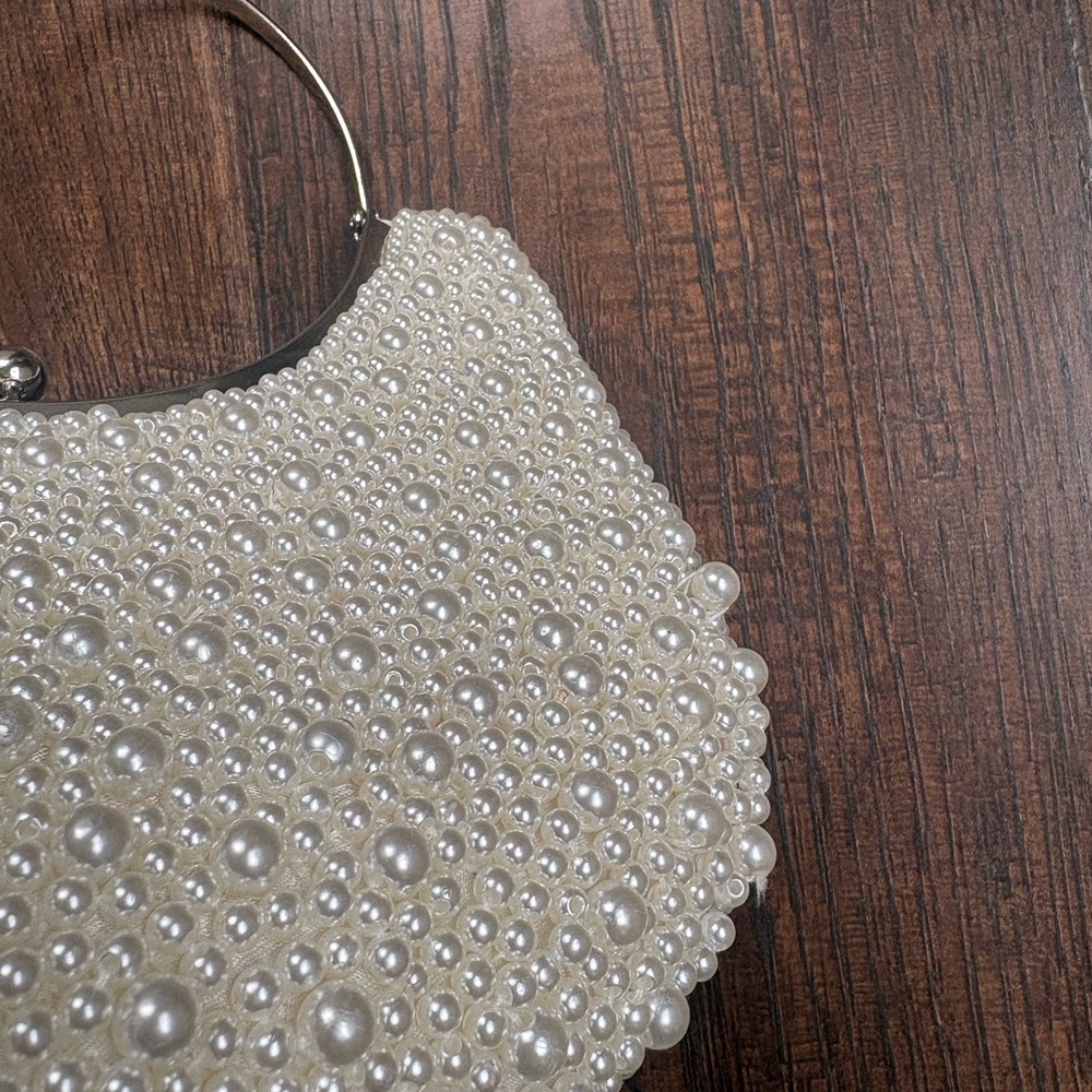 Elegant Cream Pearl Embellished Women's HandBag - Picture 3 of 10